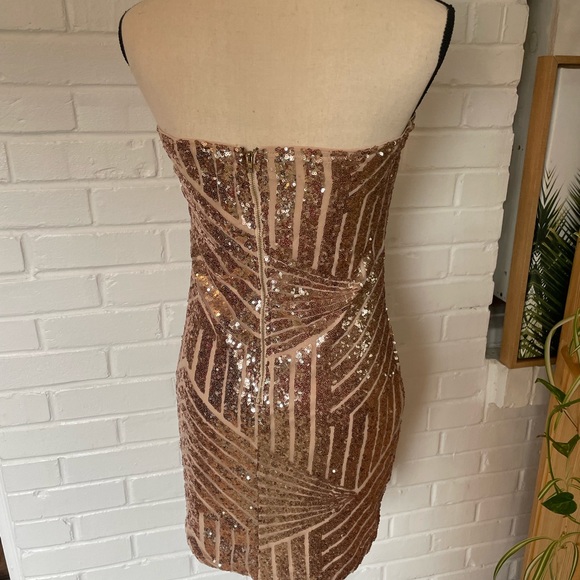 Fashion Nova Women’s Sequin Mini Dress Size Large Strapless Party Birthday - Picture 6 of 12